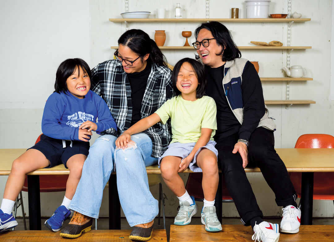 피터 조(Peter Cho)와 아내 선영 박(Sunyoung Park)의 가족사진